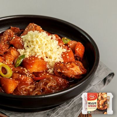 Harim 'Garlic-Loaded Spicy Braised Chicken' Meal Kit <br>Photo by Harim