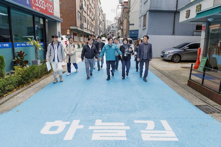 “새해 소원 말해봐”... 하늘길 소원트리 마포구민 지니 되다