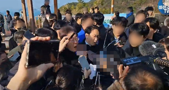 '이재명 피습' 신속 보도한 美 언론…박근혜·리퍼트 피습도 재조명