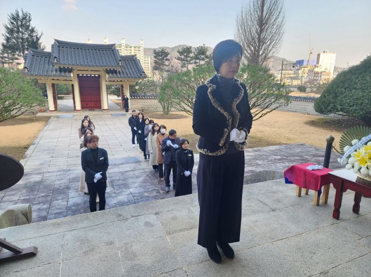 충익사 신년 참배.[이미지 제공=의령교육지원청]