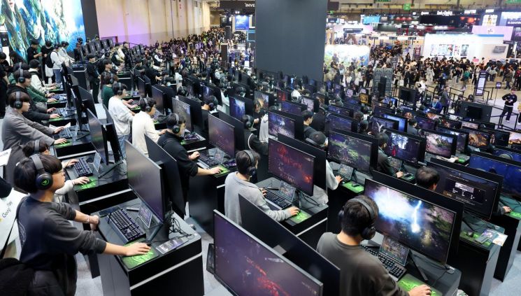 中 '과도한 게임 이용·소비 제한'에 韓 업계 "회복 기대감 불투명"