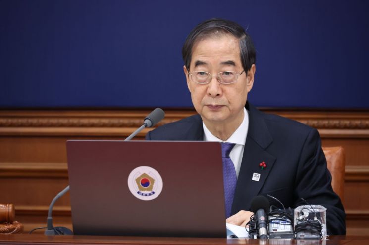 한덕수 국무총리가 지난 5일 오전 서울 종로구 정부서울청사에서 열린 임시국무회의에서 발언하고 있다. [이미지출처=연합뉴스]