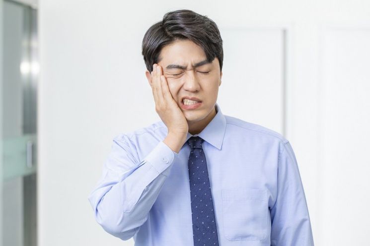 [콕!건강]겨울철 갑작스런 치통, 알고보니 '신경통'?