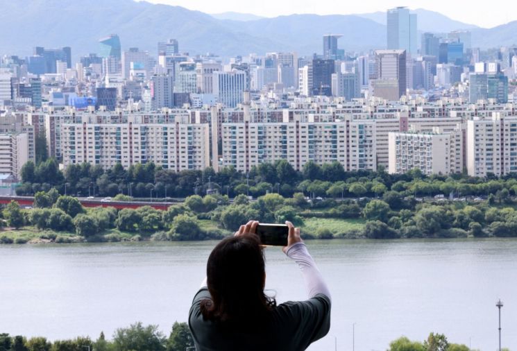 서울 강남구 압구정동 일대 아파트 단지 모습 / 사진출처=연합뉴스