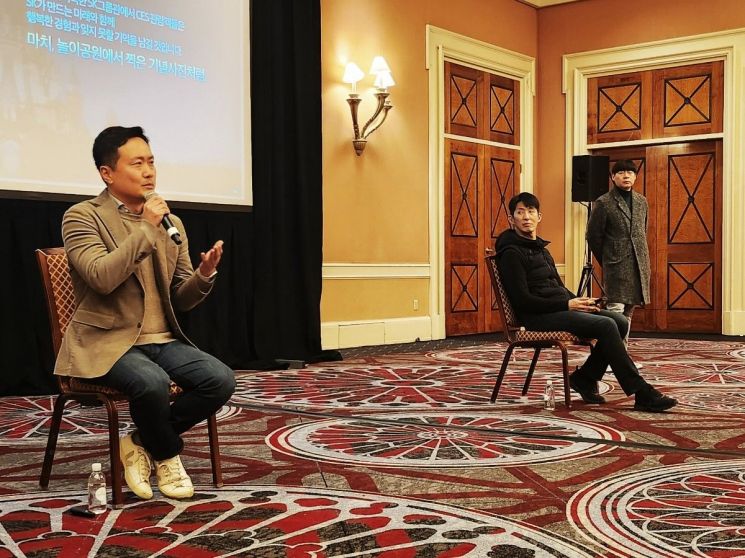 On the 7th (local time), at the SK meeting held at Caesars Palace Hotel in Las Vegas, USA, Donghyun Kim, SK USA Manager (from the left), and Jongmin Lee, Future R&D Manager, are answering questions about the 'CES2024' SK Group Pavilion. Photo by SK