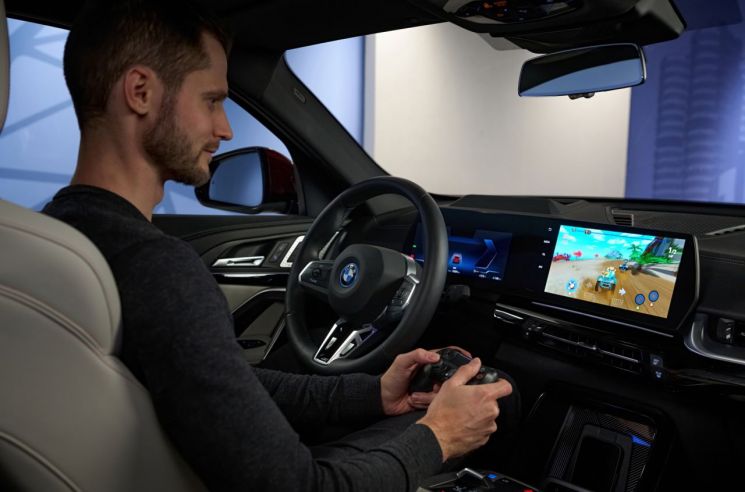 BMW가 9일(현지시간) 미국 라스베이거스에서 열린 세계 최대 전자·IT 전시회 CES에서 공개한 새 인포테인먼트 시스템  'BMW 오퍼레이팅 시스템 9'(제공=BMW그룹)
