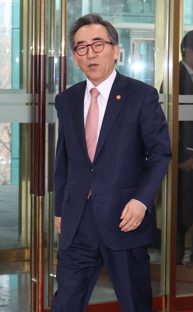 조태열 신임 외교부 장관이 11일 오전 서울 종로구 외교부 청사로 출근하고 있다. [이미지출처=연합뉴스]