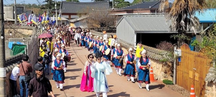 지난해 완인문화축제 개막 퍼레이드 [사진제공=영암군]