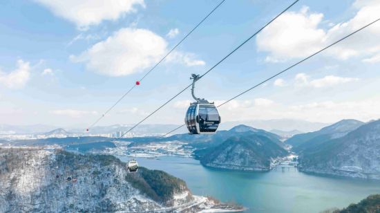 삼악산케이블카에선 산과 호수의 절경을 볼 수 있다.[사진제공=소노인터내셔널]