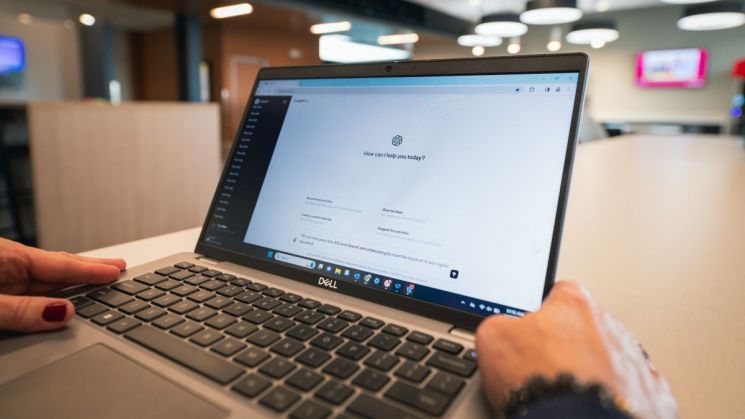 오픈AI와 협력을 발표한 애리조나주립대 뉴스 화면 갈무리