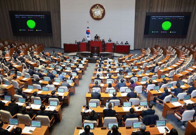 국회, '이태원 참사 특별법' 정부 이송… 與 '거부권 행사' 건의