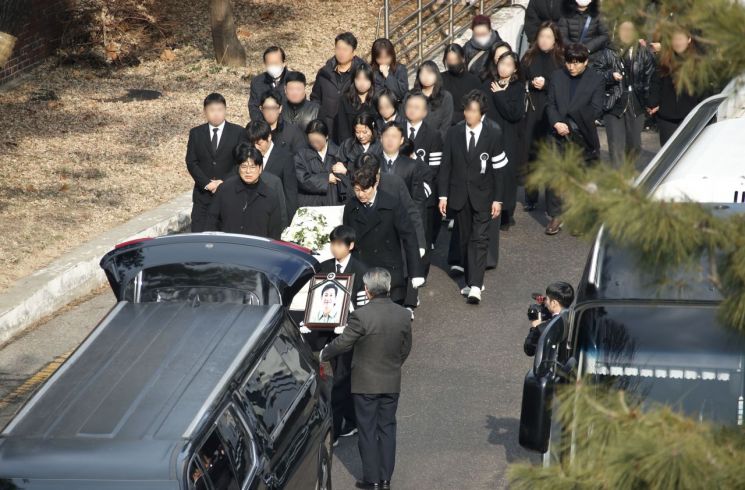 고 이선균, 동료 배웅 속 영면 [사진출처=연합뉴스]