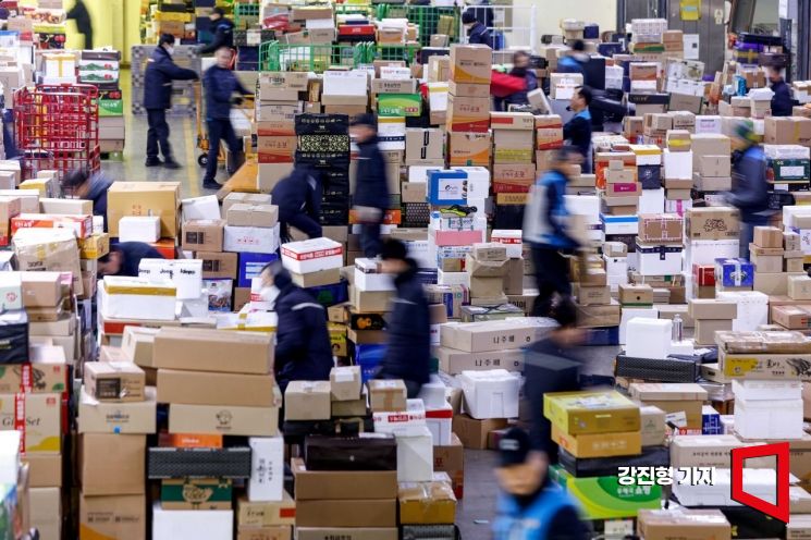 반품 문제는 자영업자를 비롯해 유통업계에도 큰 골칫거리다. 사진은 기사의 특정 내용과 관련 없음. 강진형 기자