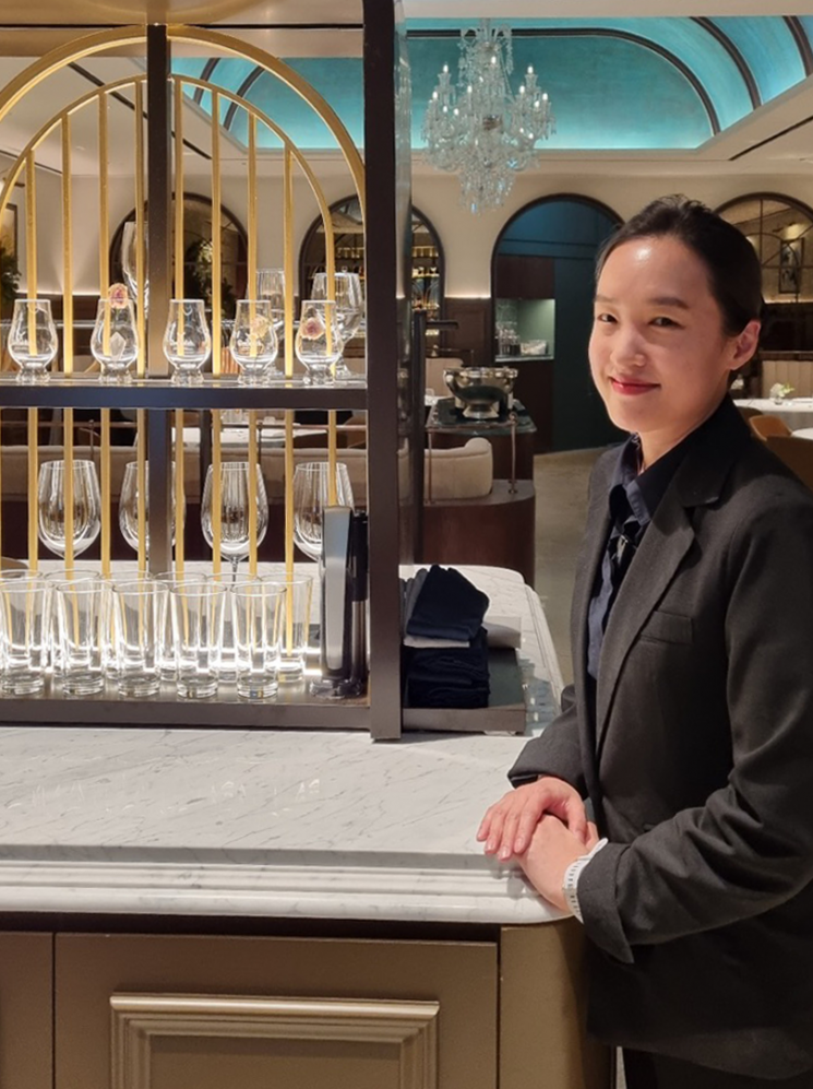 17만원짜리 1인 스테이크 한국서도 잘 팔려…"와인까지 배웠다"[내사람]