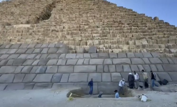 "벽지 새로 붙이냐"…이집트 피라미드 복원사업 논란