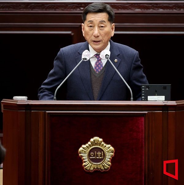 인천시의회 신임 의장에 이봉락 부의장 선출…'변화와 개혁' 강조