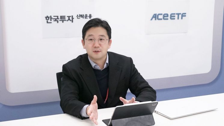 [시장의 눈]"AI 프리미엄 지속…AI ETF 유망"