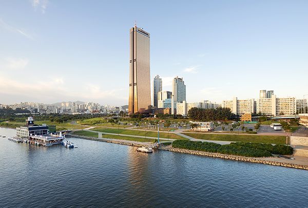 "라떼는 말이야 63빌딩이었는데"…한국의 마천루 이제는 100층 시대