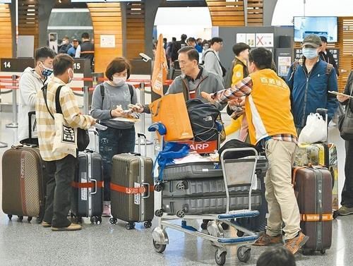 대만, 중국 단체관광 모객 중단에…여행업계 집단 반발 