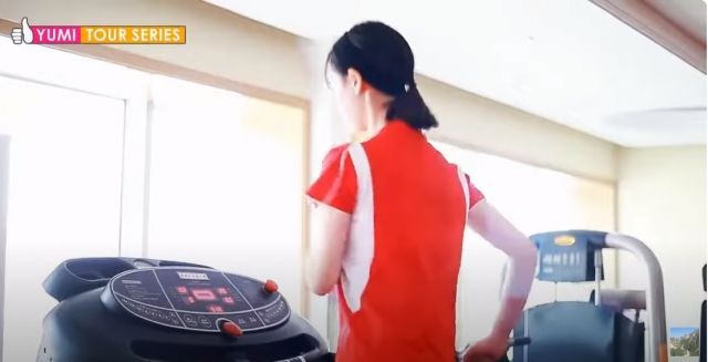 평양 '통일거리운동센터' 내 모습 [이미지출처=유튜브]
