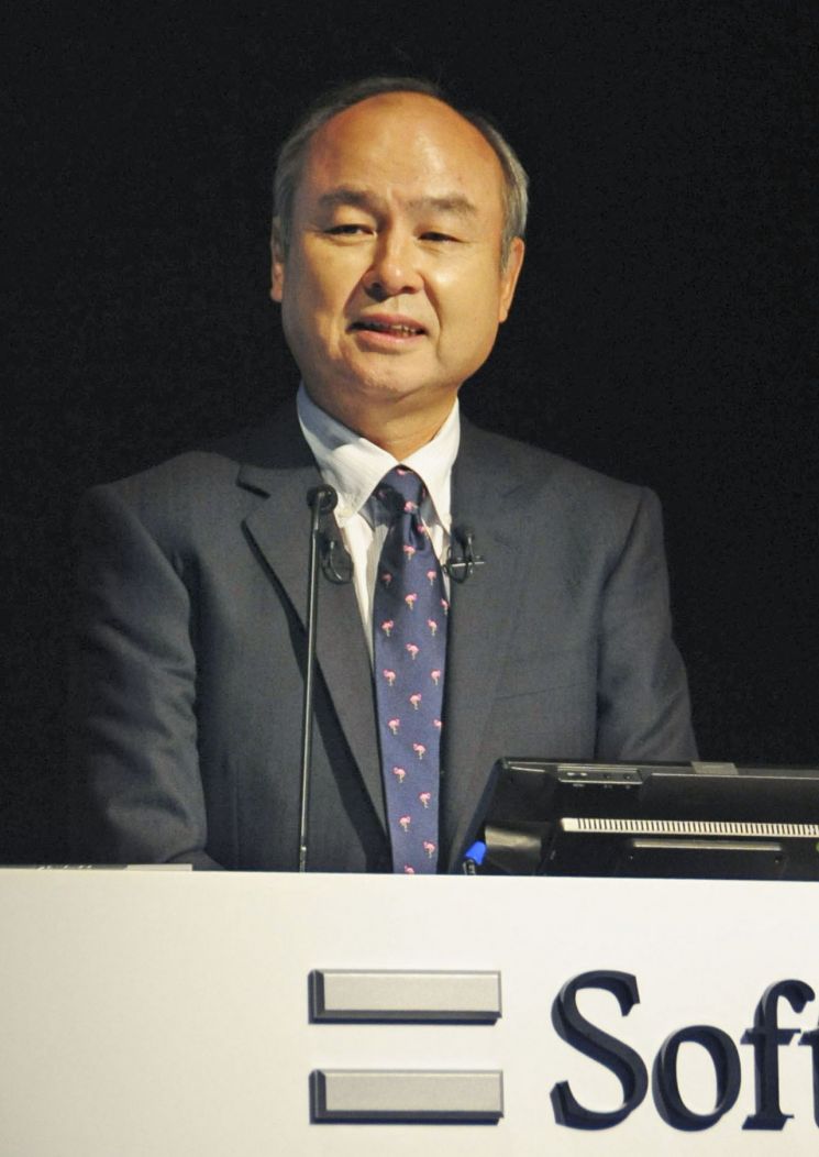 손정의 '암' 덕분에 살았다…올해 자산 5조원 증가