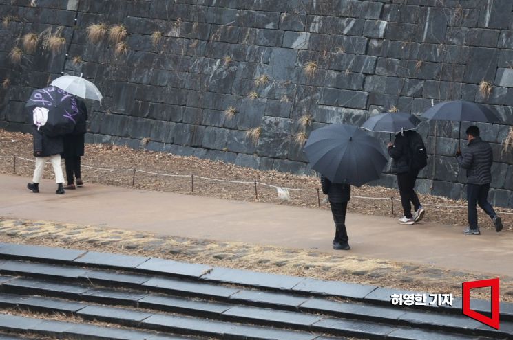[날씨]일요일 포근한 날씨…차차 흐려지다가 '비'
