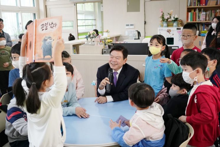 ‘아이 키우기 좋은 도시’ 동대문구에서 다양한 육아 서비스 신청하세요~