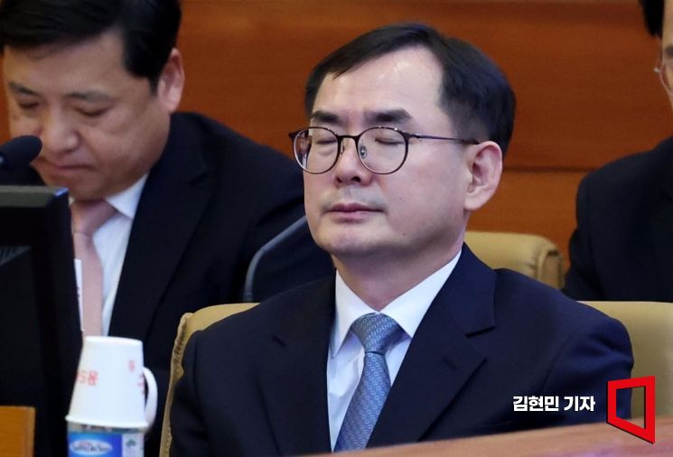 [포토] 탄핵소추 변론 참석한 안동완 검사