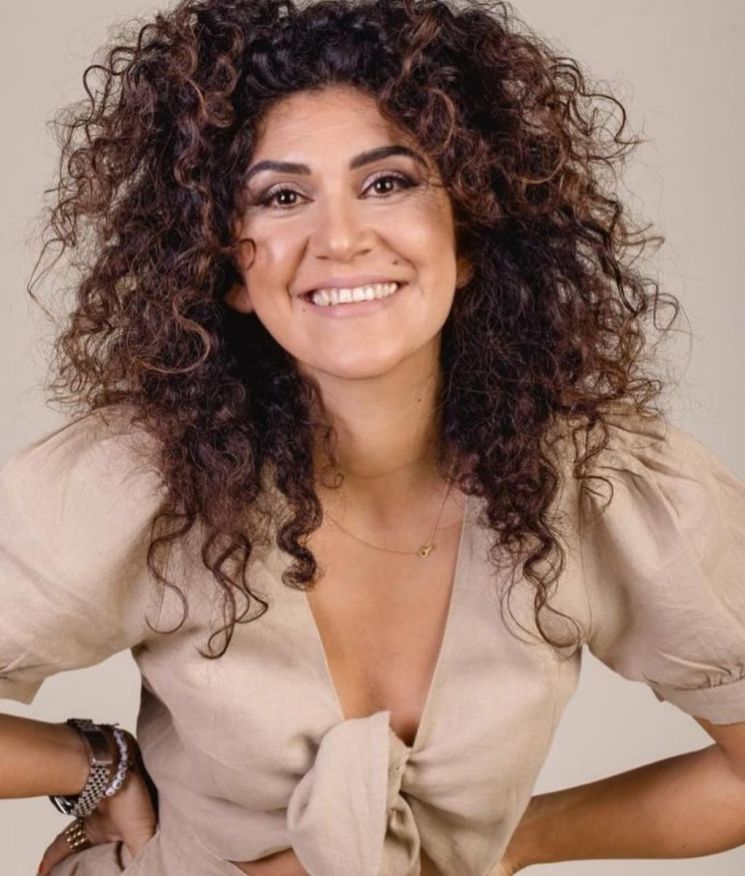 수영복 심사 폐지한 미스 독일…올해는 '이란 출신 39세 여성인권운동가'