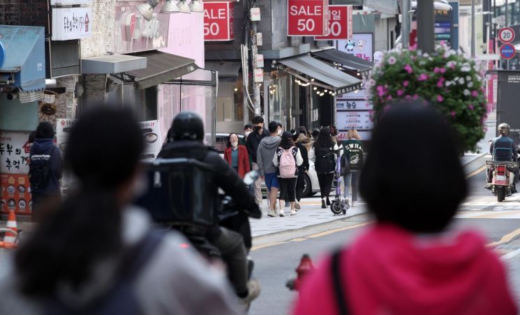 "1분 만에 1500자 과제 뚝딱"…챗GPT 침투한 대학가, 관련 지침은 '모호'