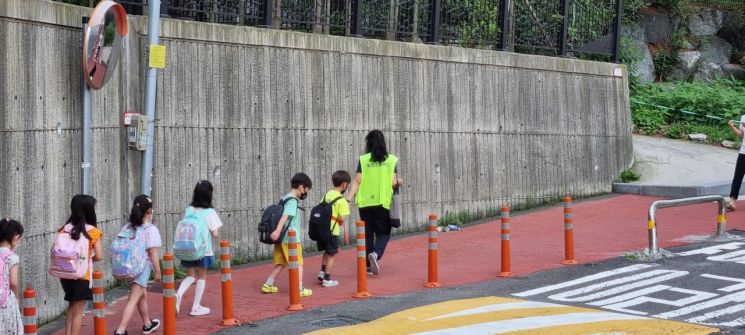 성동구 워킹스쿨버스 새학기 어린이 등하굣길 안전 책임져