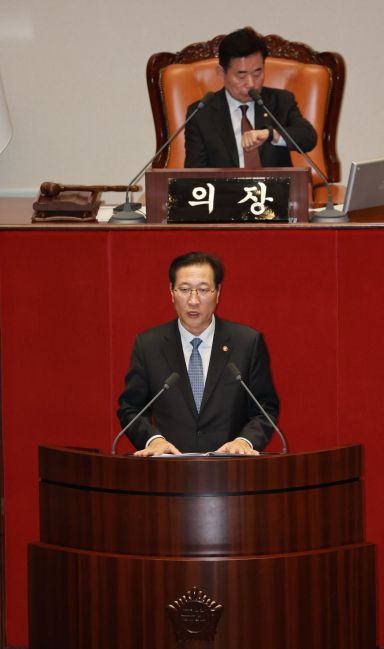 박성제 법무부 장관이 29일 국회 본회의에서 제의 요구 이유를 설명하고 있다. [이미지출처=연합뉴스]
