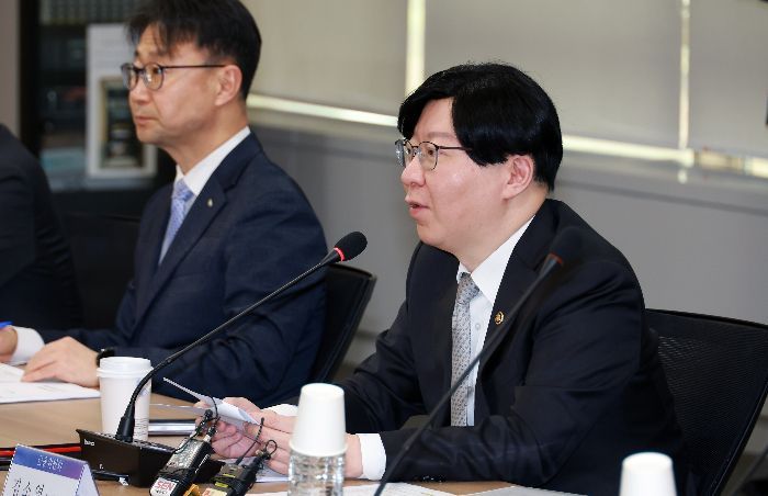 김소영 금융위원회 부위원장이 6일 오전 서울 마포구 프론트원에서 정부 관계부처와 정책금융기관과 함께 개최한 제6차 정책금융지원협의회에서 모두 발언을 하고 있다.