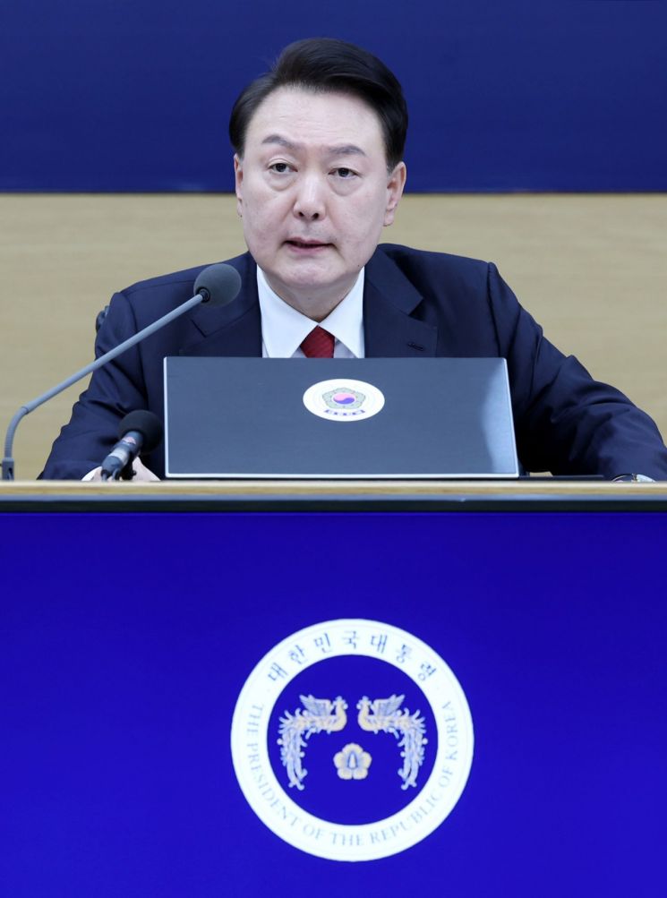 윤석열 대통령이 6일 세종특별자치시 정부세종청사에서 열린 국무회의에서 발언하고 있다. [이미지출처=연합뉴스]