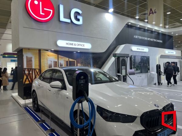 [르포]"문제는 가격?"…LG전자 EV 충전기 직접 살펴보니