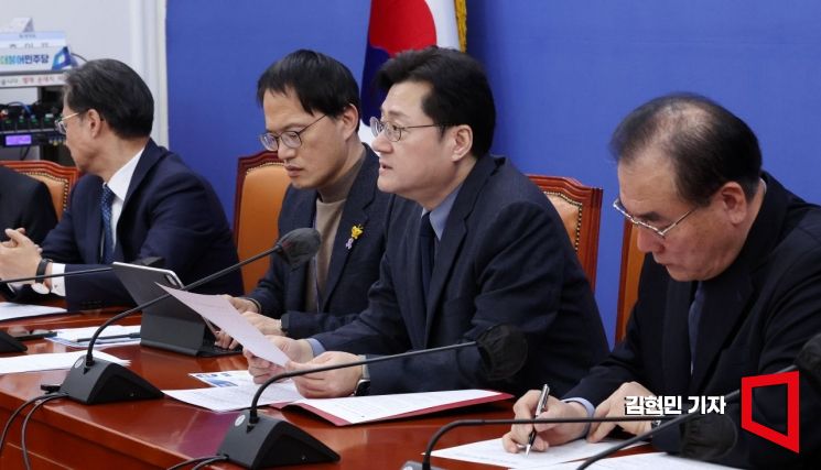 홍익표 더불어민주당 원내대표가 7일 국회에서 열린 정책조정회의에서 발언하고 있다. 사진=김현민 기자 kimhyun81@