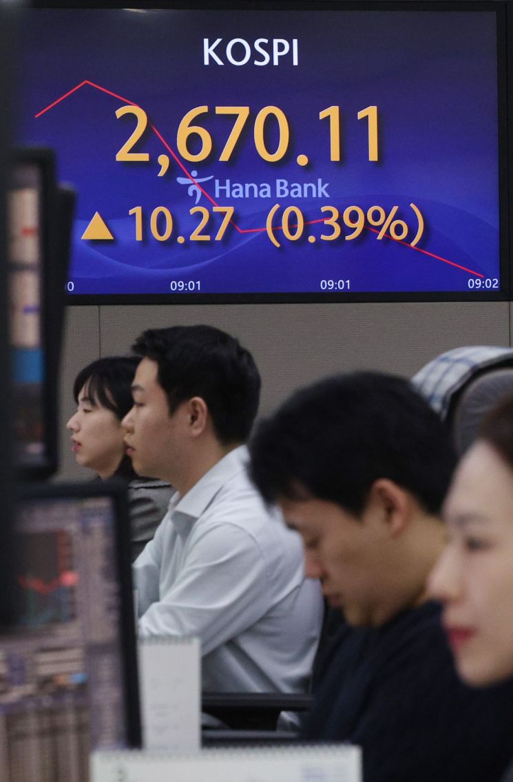 '밸류업 효과'…외인 2월 국내 주식 7조4000억 샀다