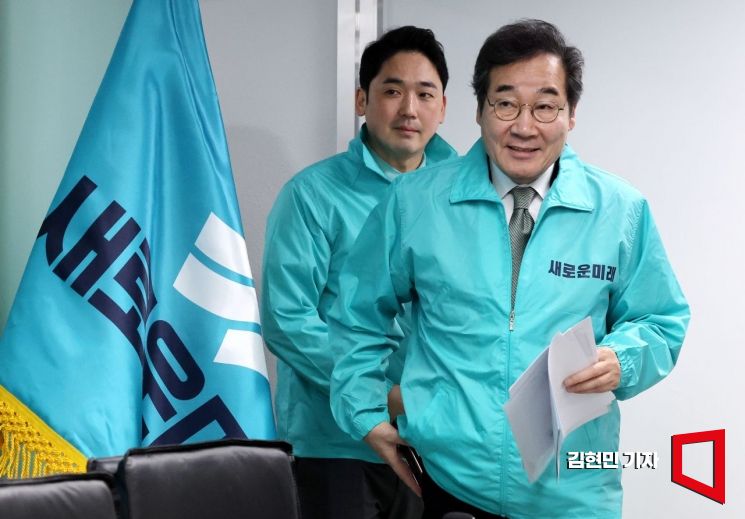 박지원 "김문수와 연대 이낙연, 과거·미래 송두리째 불타버려"