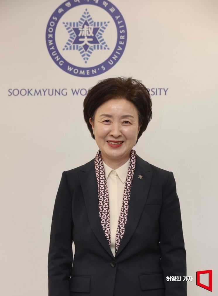 장윤금 숙명여대 총장은…디지털 리터러시 전문가, 대학교육 혁신 앞장