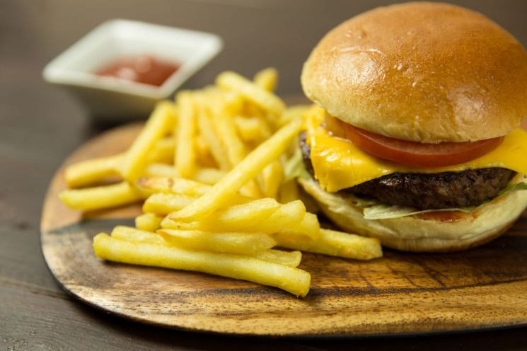 '햄버거'는 되고 '빅맥'은 안된다?…황당한 방송광고 규제