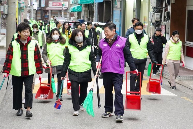 새 봄 맞이 대청소 시작...마포·노원·동작·동대문구 등 새 봄맞이 대청소