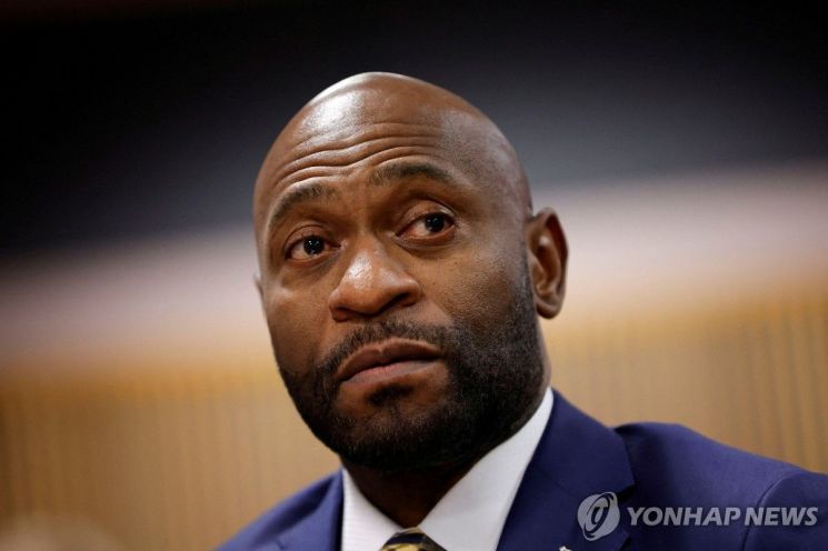 "부적절해 보여" 트럼프 수사 특검, 상사와 불륜 의혹에 사임