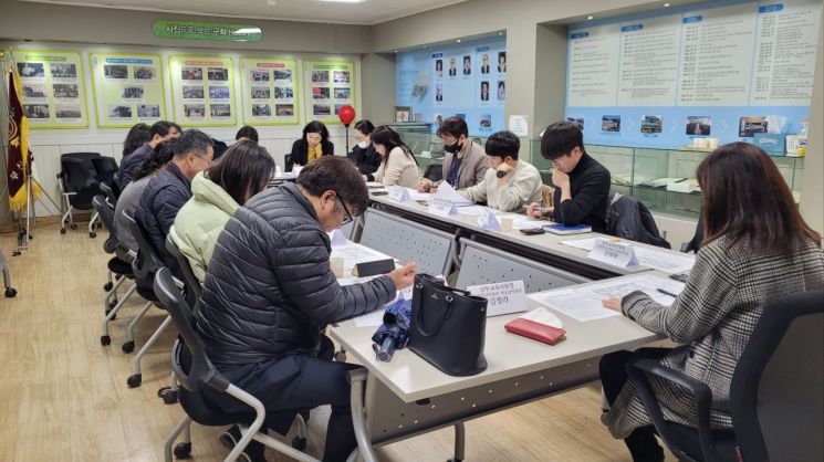 학교 급식환경개선 컨설팅에 나선 부산남부교육지원청.