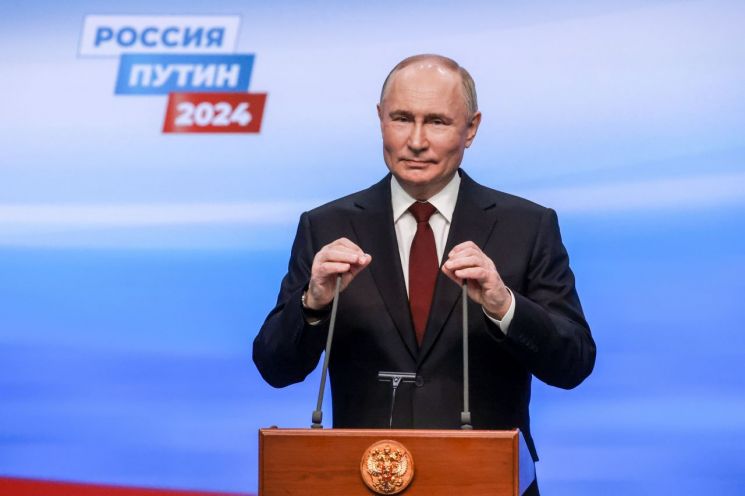 대선 압승한 ‘21세기 차르’ 푸틴…'강한 러시아' 통했다