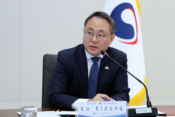 고기동 행정안전부 장관 직무대행은 14일 국가정보자원관리원을 찾아 대통령선거 관련 사무 시스템을 점검했다. 연합뉴스