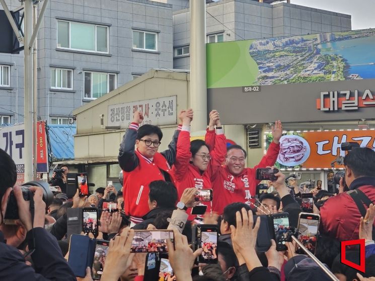 [총선격전지](17)"초선이 뭔 힘 있겠노" VS "그래도 경산은 국민의힘"