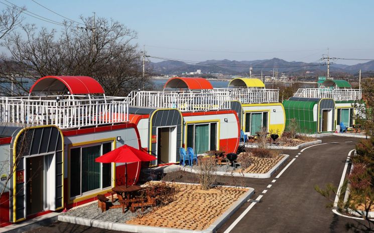 함평군, 돌머리 해수욕장 '하우스 캠핑장' 개장