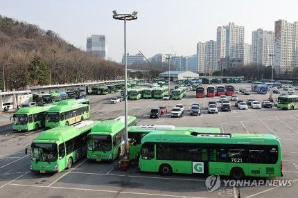 서울 시내버스 파업 돌입… 출근길 비상