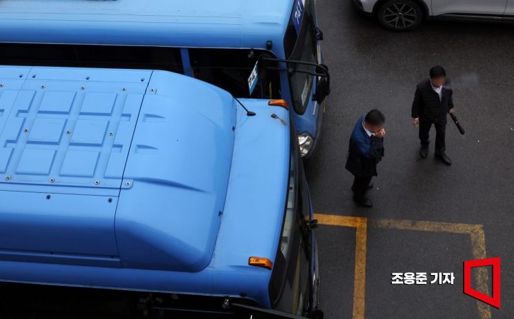 한숨 돌린 출근대란… 서울 시내버스 노조, 파업 유보