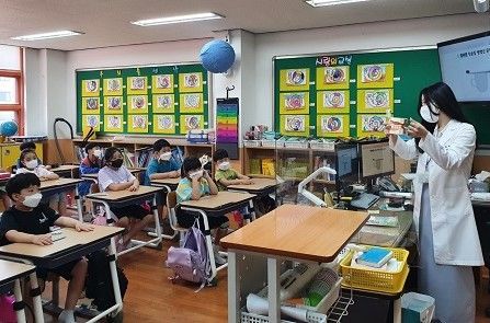 울주군 초등학교에서 구강보건 교육이 진행되고 있다.